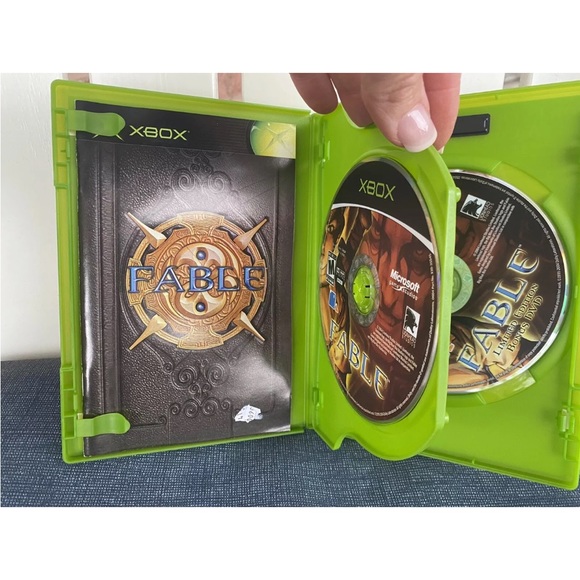 Xbox Fable Limited Edition Microsoft Video Game With Bonus DVD Complete (M 17+) - Picture 3 of 3